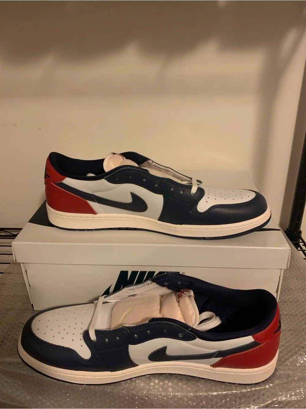 Air Jordan 1 Retro OG Low Howard University HQ2993-100